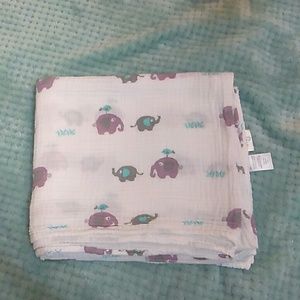 Lulujo muslin swaddle blanket